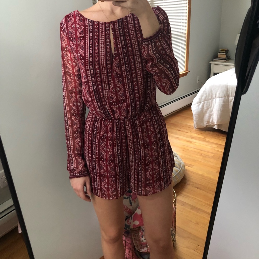 BCBGENERATION long sleeve short ROMPER (not dress)
